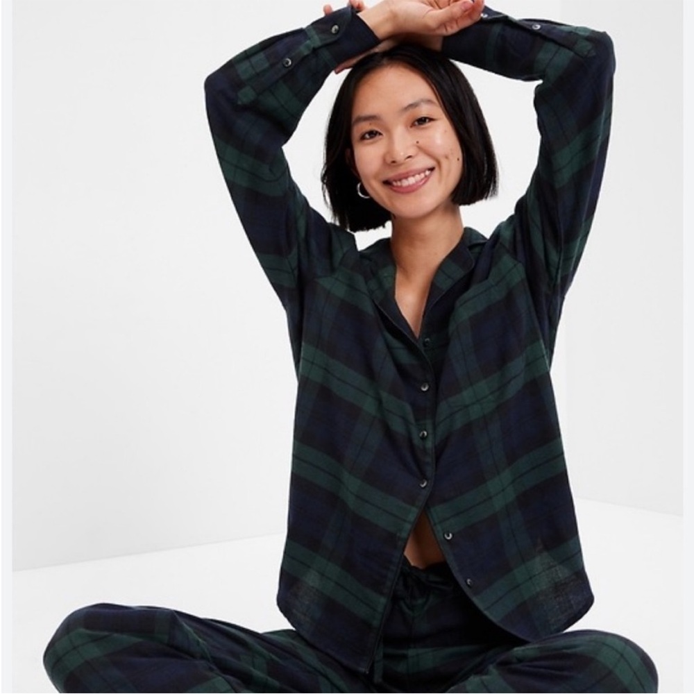 GapBody NWT flannel pajamas green and navy plaid.